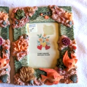 2 picture frames set   ......size 3 X 5